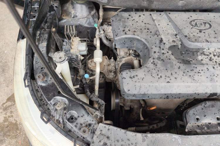 Used Baojun 730 2014 1.5L manual standard trim 7 seats Engine Bay Right