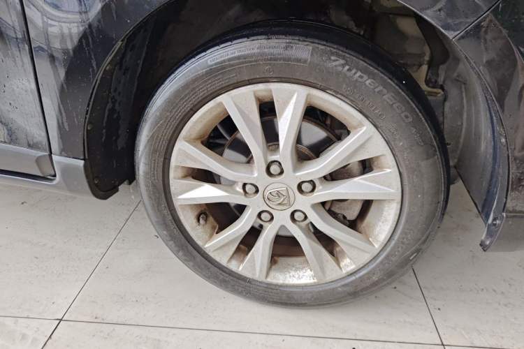 Used Baojun 730 2014 1.5L manual Comfort ESP version 7 seats Exterior 1