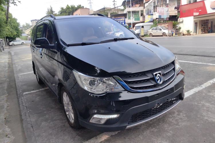 Used Baojun 730 2014 1.5L Manual Luxury Navigation ESP Version 7 Seats Exterior 2