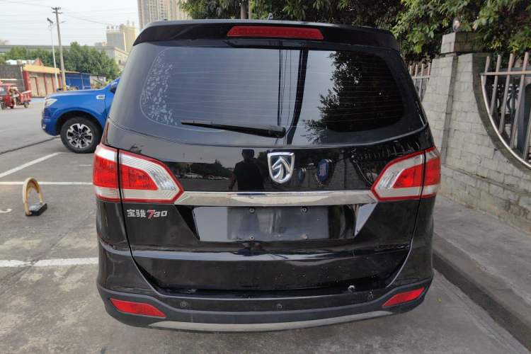 Used Baojun 730 2014 1.5L Manual Luxury Navigation ESP Version 7 Seats Exterior 4