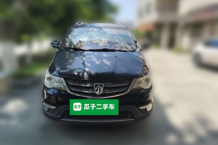 Used Baojun 730 2014 1.5L manual luxury trim 7 seats Front