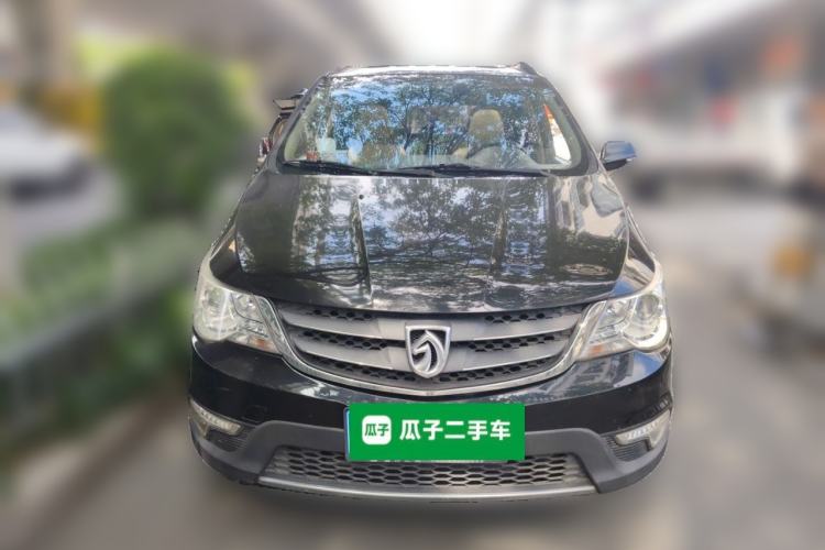Used Baojun 730 2014 1.5L manual luxury trim 7 seats Front
