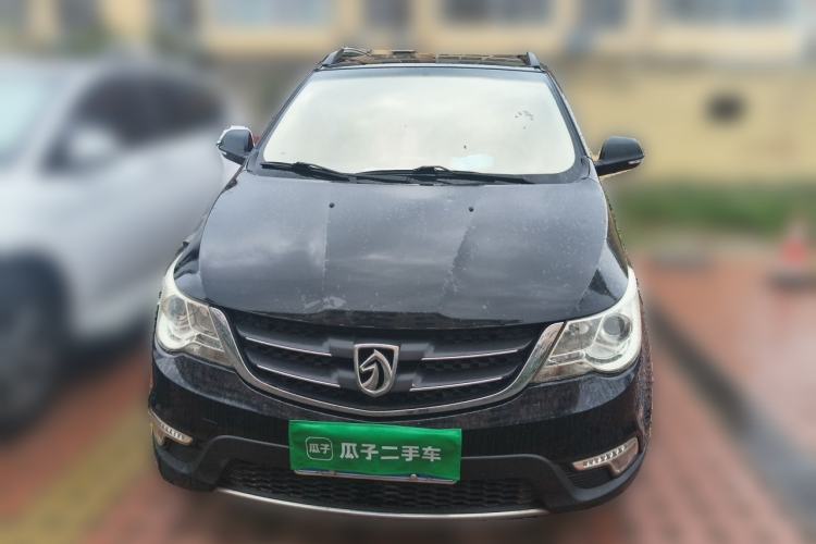 Used Baojun 730 2014 1.5L manual Comfort version 7 seats Front