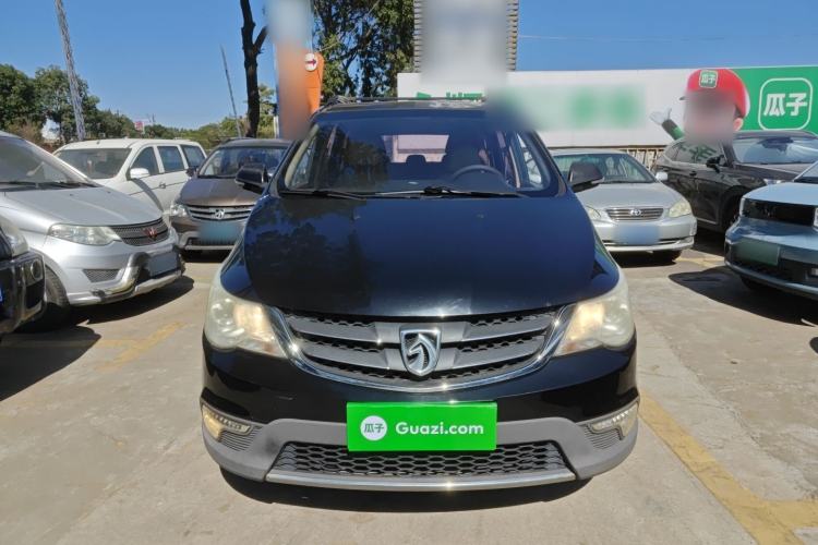 Used Baojun 730 2014 1.5L manual Comfort ESP version 7 seats Front