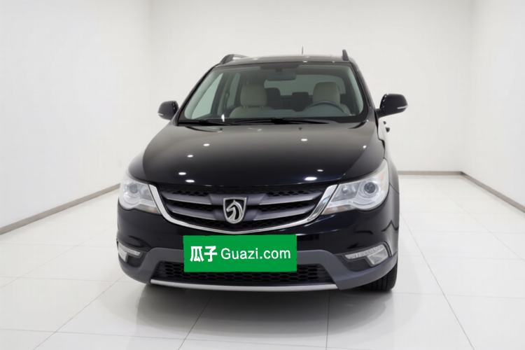Used Baojun 730 2014 1.5L manual standard trim 7 seats Front