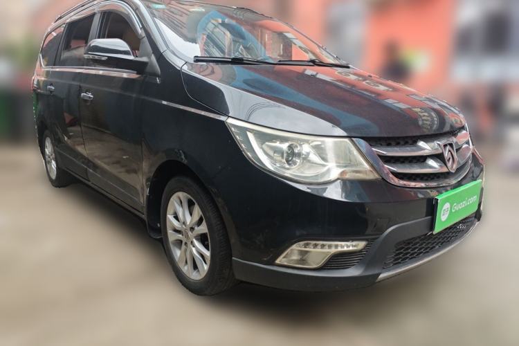 Used Baojun 730 2014 1.5L manual Comfort version 7 seats Front Right 45 Deg