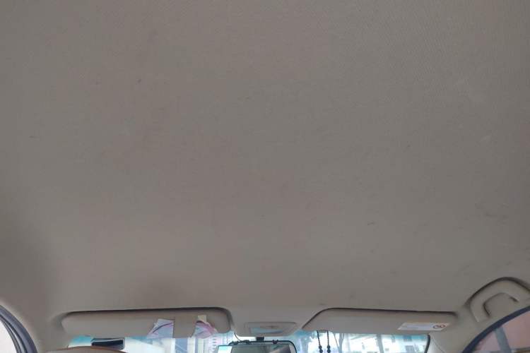 Used Baojun 730 2014 1.5L manual standard version 5 seats Headliner