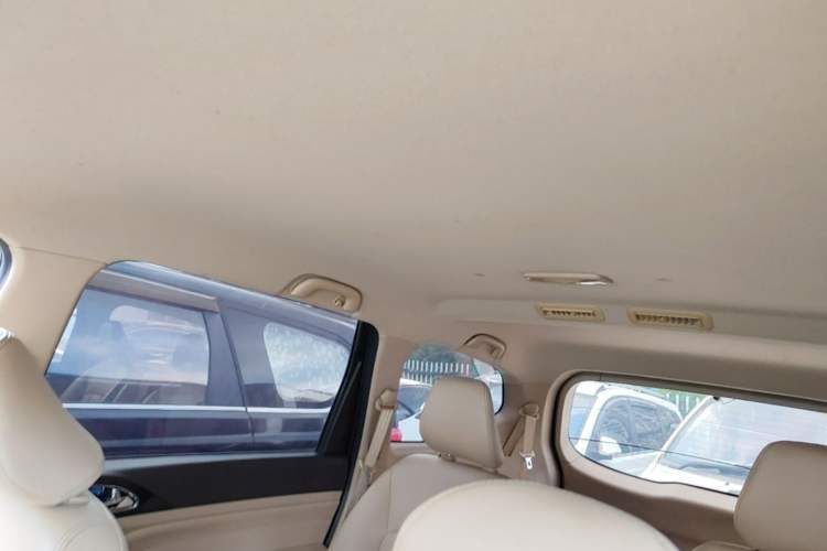 Used Baojun 730 2014 1.5L manual Comfort ESP version 7 seats Headliner