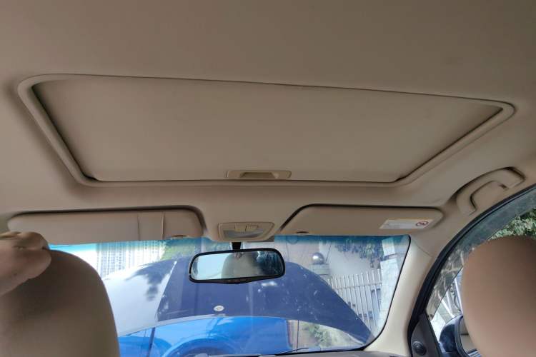 Used Baojun 730 2014 1.5L Manual Luxury Navigation ESP Version 7 Seats Headliner
