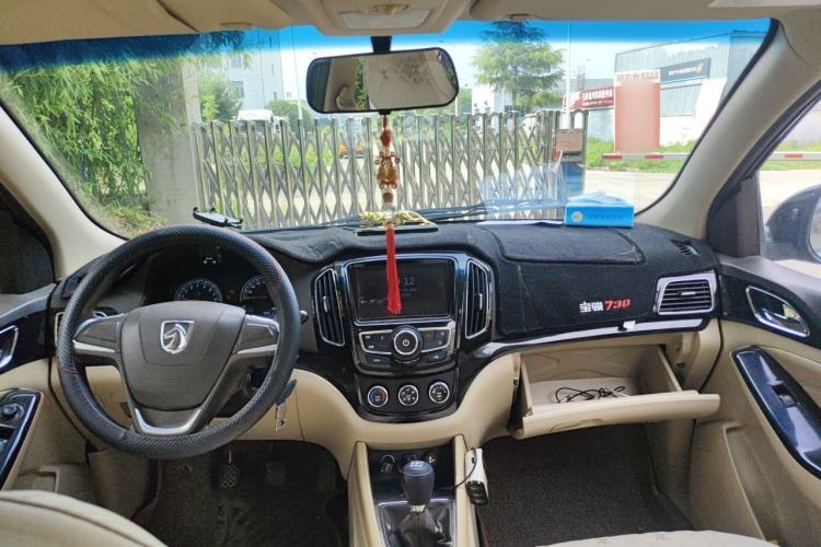 Used Baojun 730 2014 1.5L manual Comfort version 7 seats Headliner