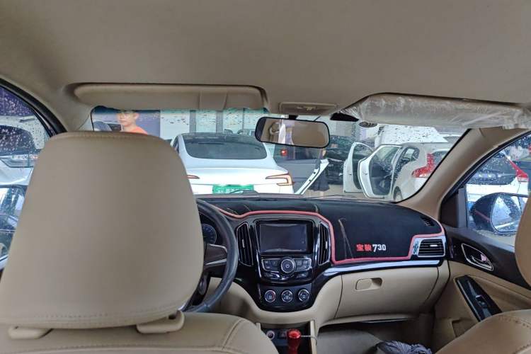 Used Baojun 730 2014 1.5L manual Comfort ESP version 7 seats Headliner