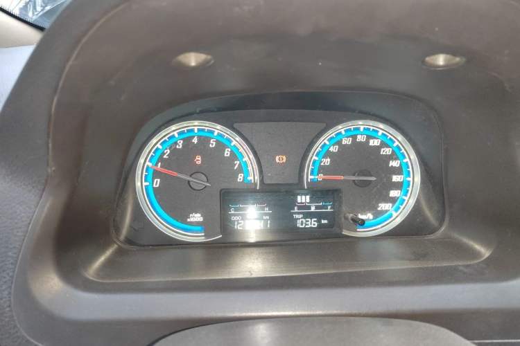 Used Baojun 730 2014 1.5L manual standard version 5 seats Instrument Cluster