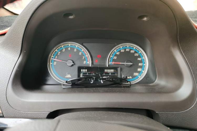 Used Baojun 730 2014 1.5L manual standard trim 7 seats Instrument Cluster