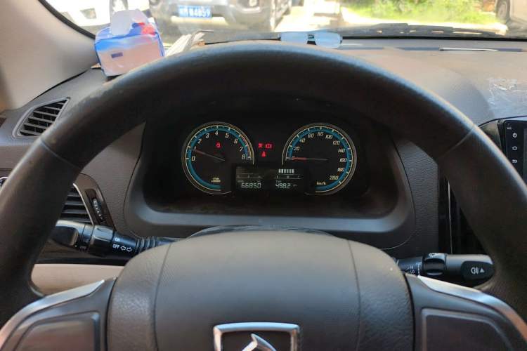 Used Baojun 730 2014 1.5L manual Comfort version 7 seats Instrument Cluster