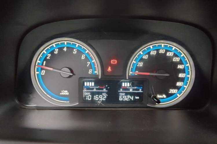 Used Baojun 730 2014 1.5L manual Comfort ESP version 7 seats Instrument Cluster