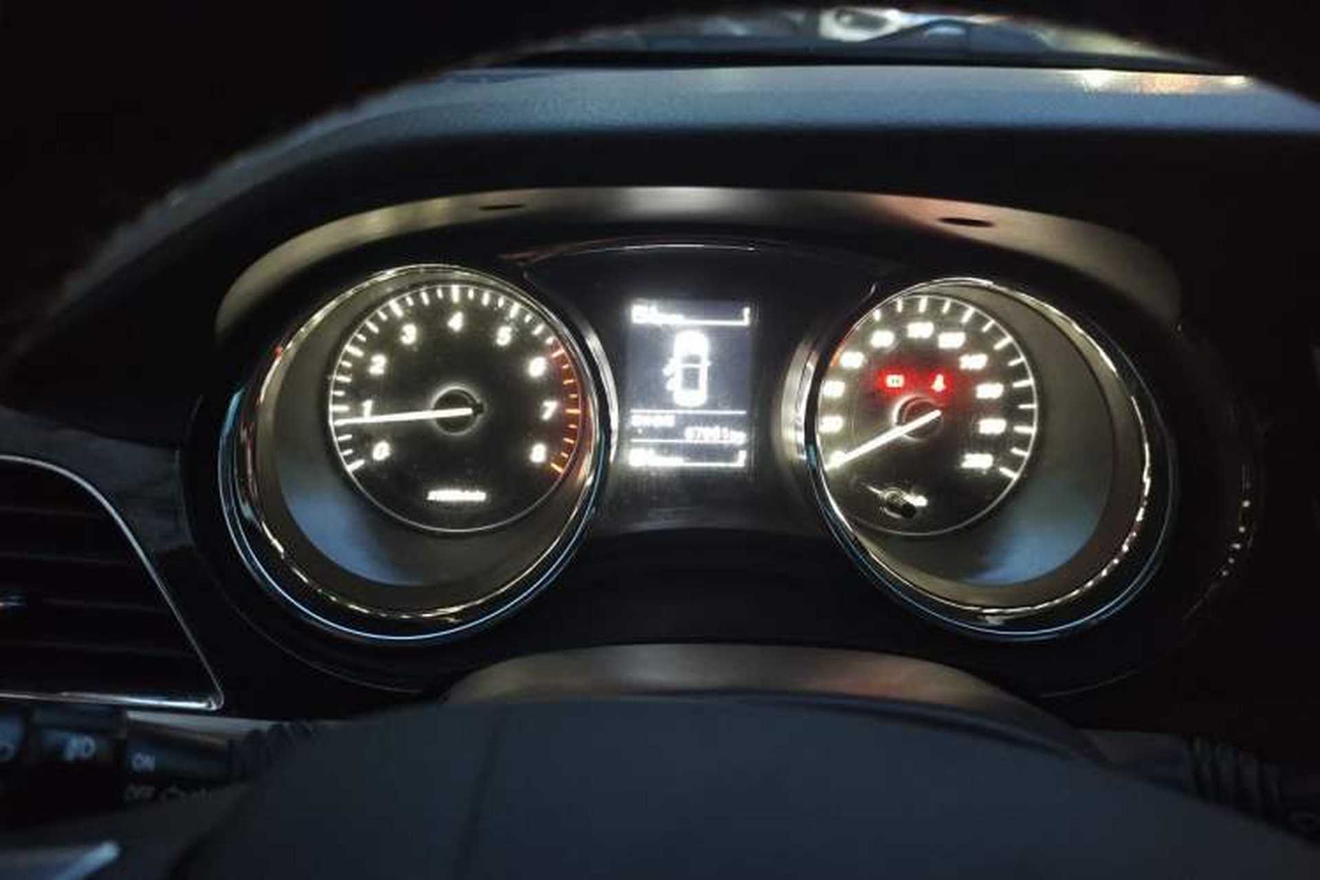 Used Baojun 730 2014 1.5L Manual Luxury Navigation ESP Version 7 Seats Instrument Cluster