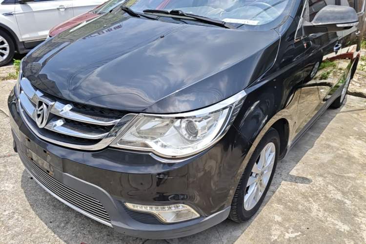 Used Baojun 730 2014 1.5L manual Comfort ESP version 7 seats Left Front Headlight