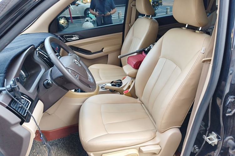 Used Baojun 730 2014 1.5L manual Comfort version 7 seats Left Front Seat