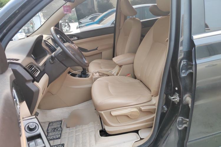 Used Baojun 730 2014 1.5L manual luxury trim 7 seats Left Front Seat