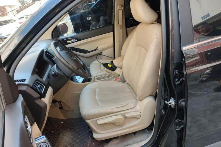 Used Baojun 730 2014 1.5L manual Comfort version 7 seats Left Front Seat