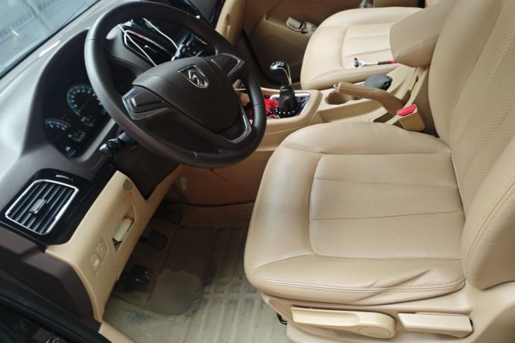 Used Baojun 730 2014 1.5L manual Comfort version 7 seats Left Front Seat
