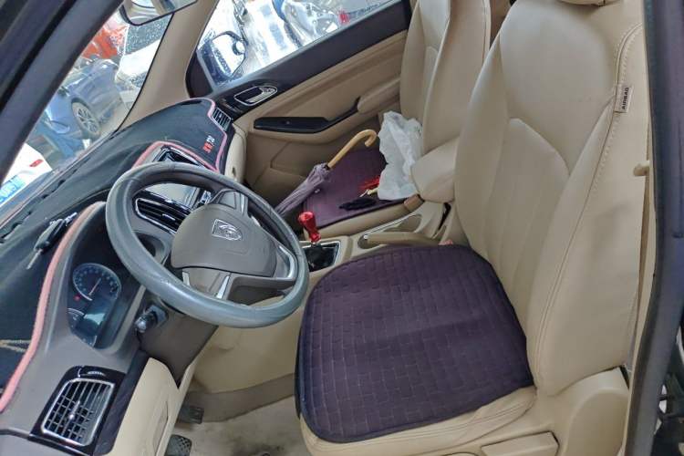 Used Baojun 730 2014 1.5L manual Comfort ESP version 7 seats Left Front Seat