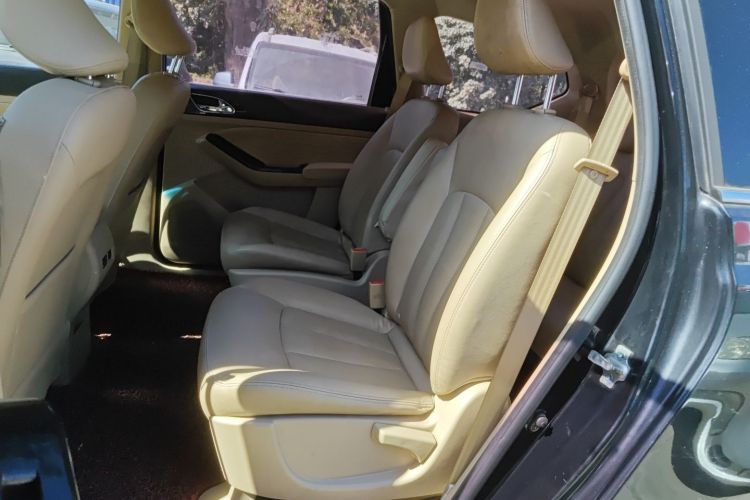 Used Baojun 730 2014 1.5L manual Comfort ESP version 7 seats Left Rear Seat