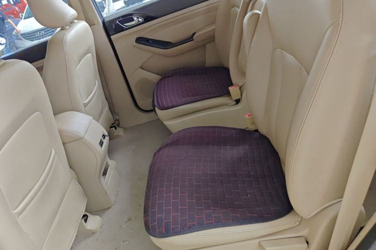 Used Baojun 730 2014 1.5L manual Comfort ESP version 7 seats Left Rear Seat