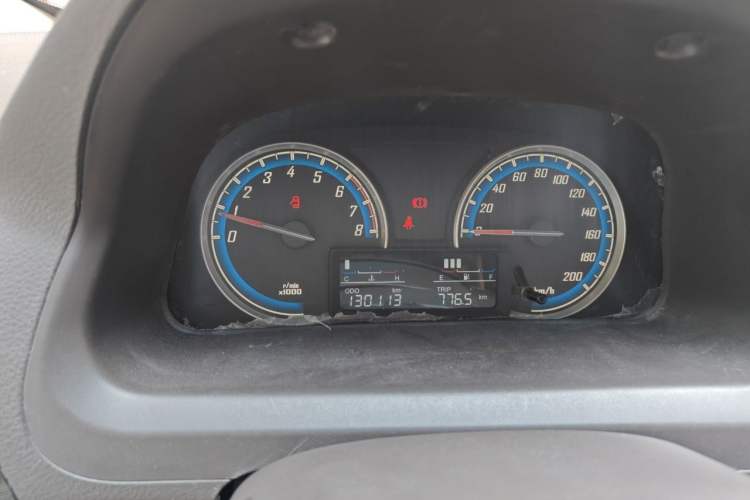 Used Baojun 730 2014 1.5L manual standard trim 7 seats Odometer Close Up