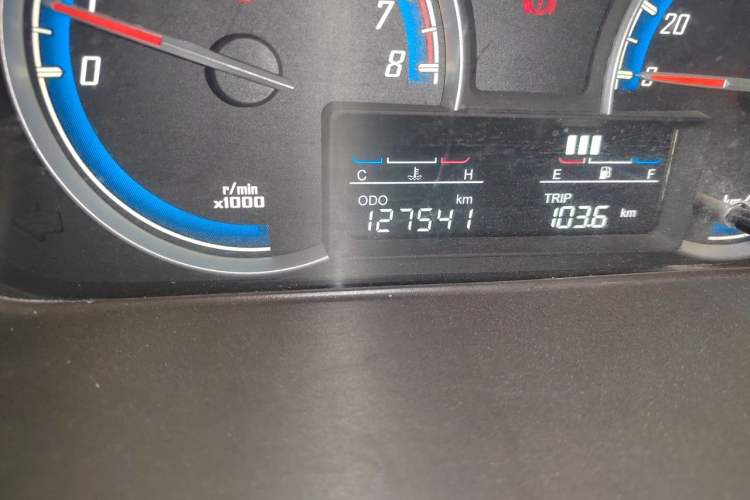 Used Baojun 730 2014 1.5L manual standard version 5 seats Odometer Close Up