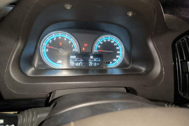 Used Baojun 730 2014 1.5L manual Comfort ESP version 7 seats Odometer Close Up