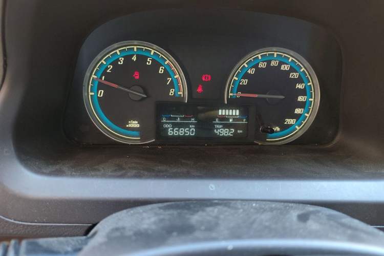 Used Baojun 730 2014 1.5L manual Comfort version 7 seats Odometer Close Up
