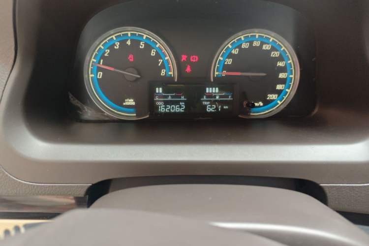 Used Baojun 730 2014 1.5L manual Comfort version 7 seats Odometer Close Up