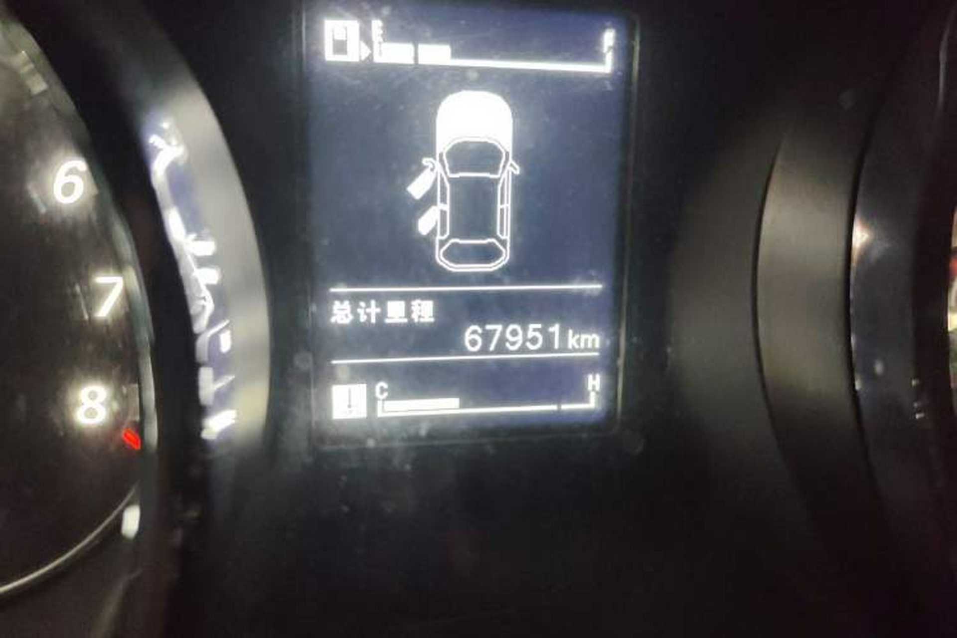 Used Baojun 730 2014 1.5L Manual Luxury Navigation ESP Version 7 Seats Odometer Close Up