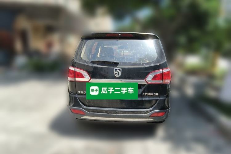 Used Baojun 730 2014 1.5L manual luxury trim 7 seats Rear
