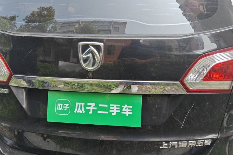 Used Baojun 730 2014 1.5L manual standard trim 7 seats Rear