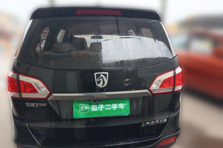 Used Baojun 730 2014 1.5L manual standard trim 7 seats Rear