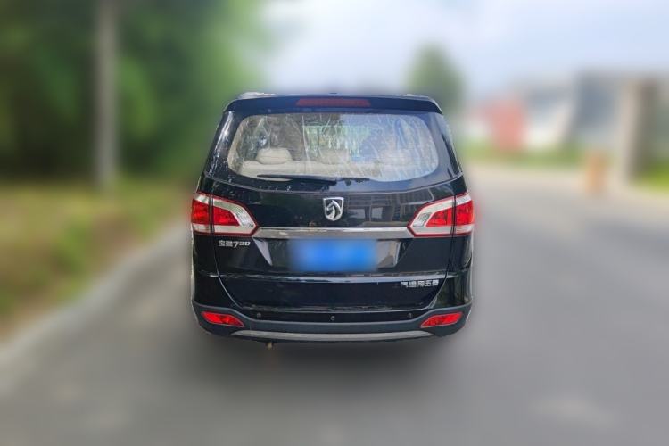 Used Baojun 730 2014 1.5L manual Comfort version 7 seats Rear