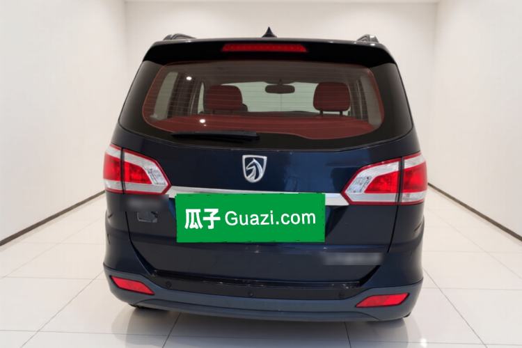 Used Baojun 730 2014 1.5L manual standard trim 7 seats Rear