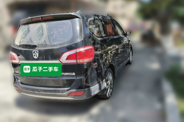 Used Baojun 730 2014 1.5L manual luxury trim 7 seats Rear Right 45 Deg