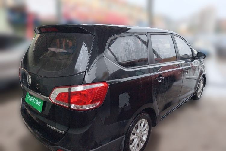 Used Baojun 730 2014 1.5L manual standard trim 7 seats Rear Right 45 Deg