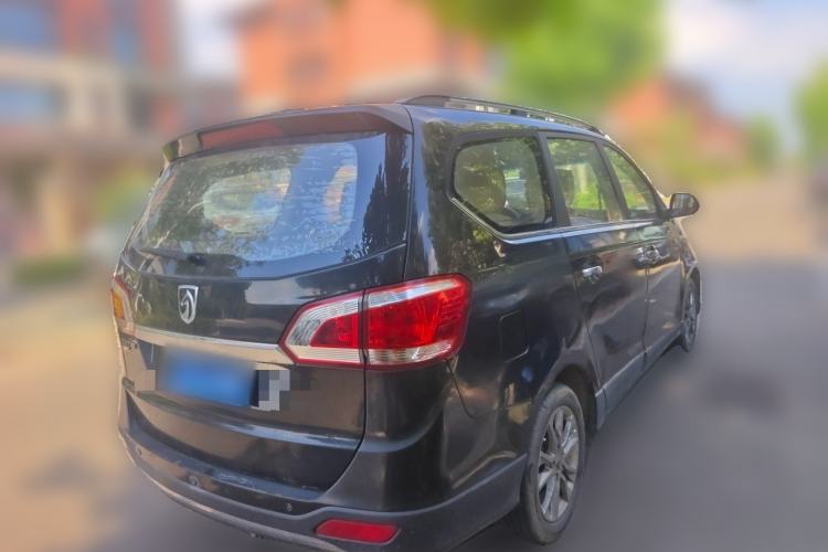 Used Baojun 730 2014 1.5L manual Comfort version 7 seats Rear Right 45 Deg