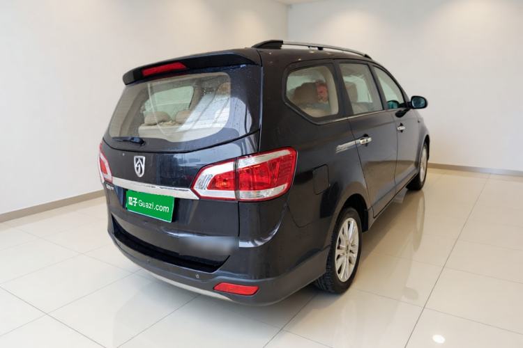 Used Baojun 730 2014 1.5L manual Comfort ESP version 7 seats Rear Right 45 Deg