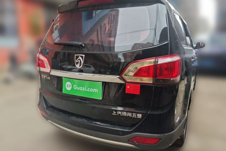 Used Baojun 730 2014 1.5L manual Comfort version 7 seats Rear