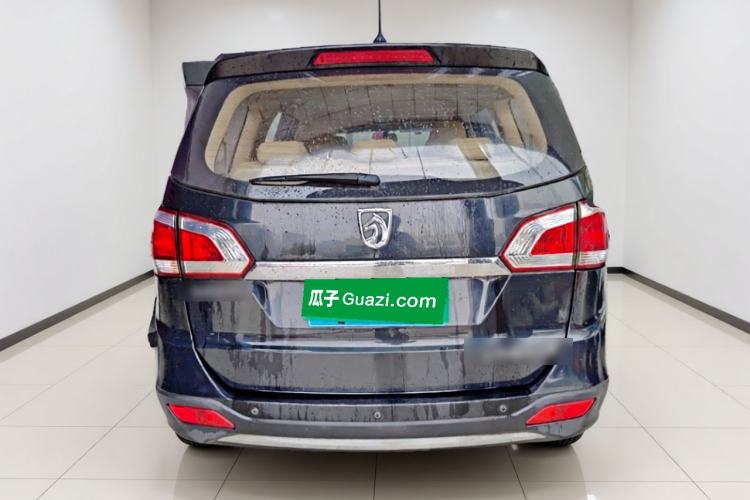 Used Baojun 730 2014 1.5L manual Comfort ESP version 7 seats Rear