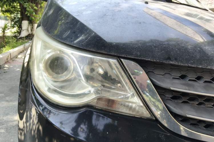 Used Baojun 730 2014 1.5L manual luxury trim 7 seats Right Front Headlight