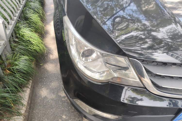 Used Baojun 730 2014 1.5L manual luxury trim 7 seats Right Front Headlight