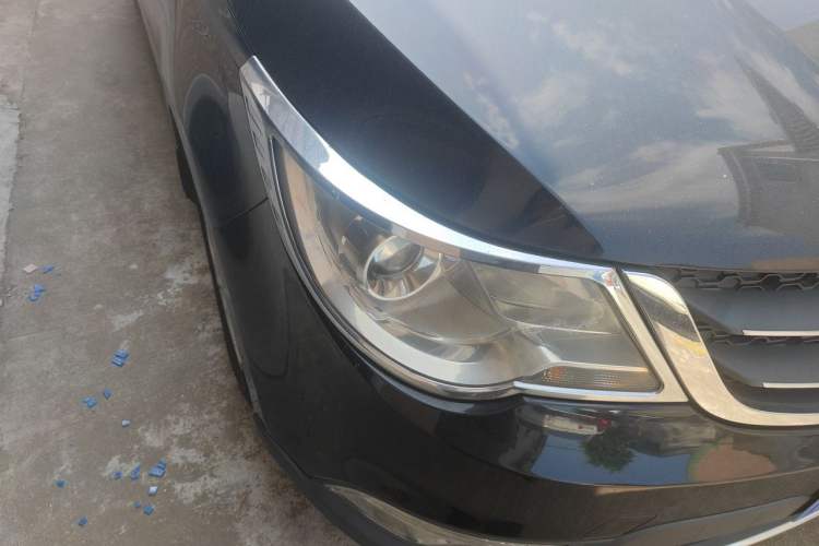 Used Baojun 730 2014 1.5L manual Comfort ESP version 7 seats Right Front Headlight