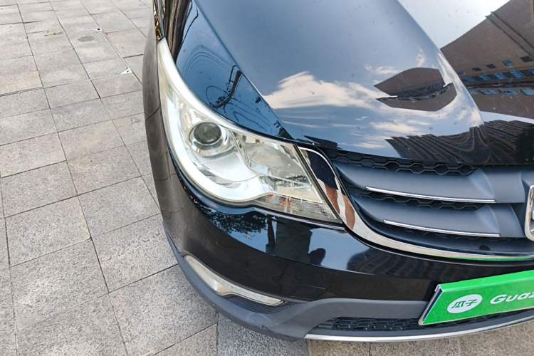 Used Baojun 730 2014 1.5L manual Comfort version 7 seats Right Front Headlight
