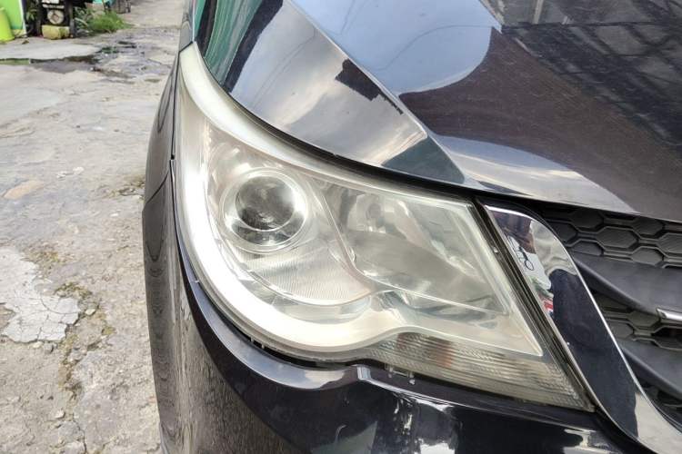 Used Baojun 730 2014 1.5L manual Comfort version 7 seats Right Front Headlight